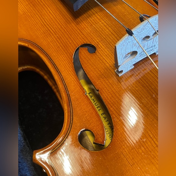 Samuel Eastman VL100 4/4 orchestra violin with hard case bow rosin etc. - Picture 4 of 15